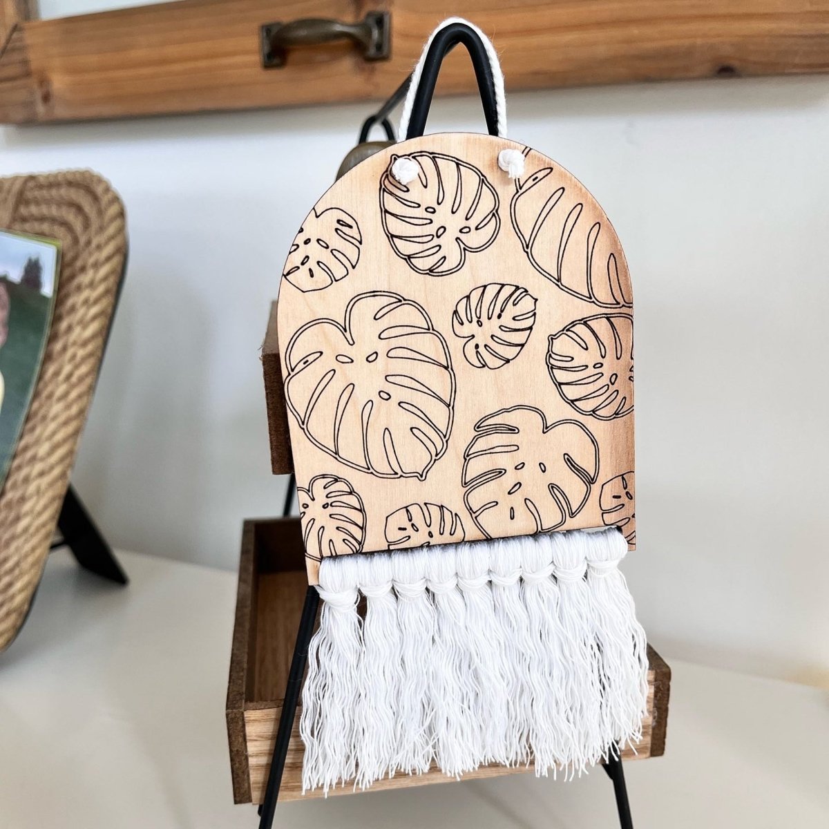 Monstera Leaves Mini Arc Macrame Hanger – sonder and wolf