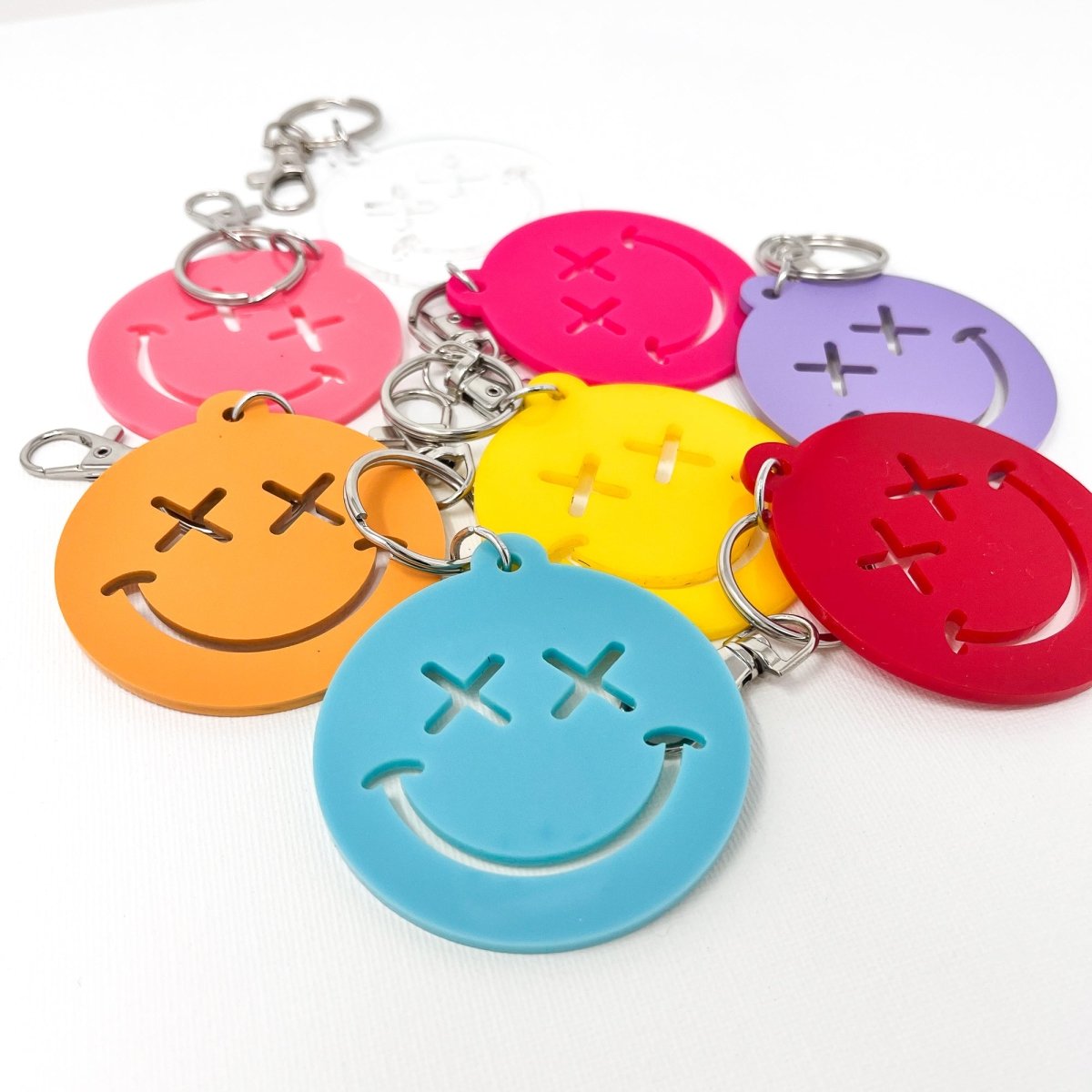Happy x x Smiley Face Keychain - sonder and wolf