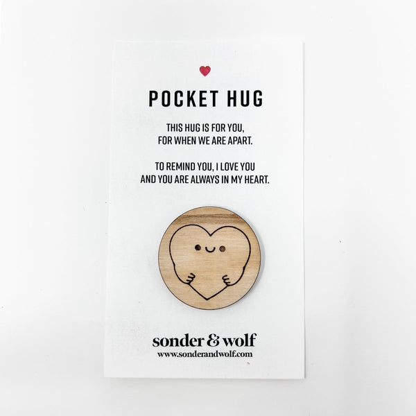 Little pocket hug token – Goldy And The Wizard